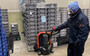 商品仕分けスタッフ｜未経験歓迎・正社員登用実績あり｜40代・50代も活躍中｜有給早期付与
