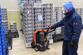 商品仕分けスタッフ｜未経験歓迎・正社員登用実績あり｜40代・50代も活躍中｜有給早期付与