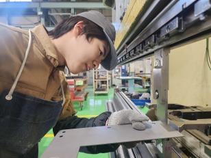 板金加工スタッフ