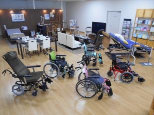 在宅医療機器の営業スタッフ