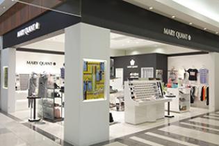 マリークヮントの接客販売スタッフ