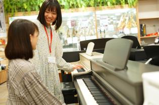 楽器販売・商品管理などの店舗運営業務