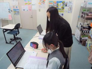 通信制高校の学習サポートスタッフ