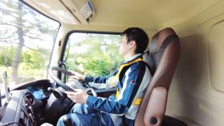 大型ドライバー／自動車部品輸送