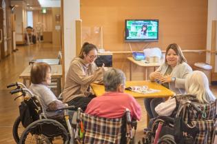 手話も身につく介護スタッフ（高齢者福祉施設）
