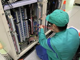 電気工事作業員