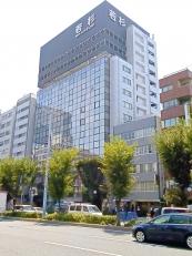 弊社関西営業所が入るビル 天神橋筋商店街も近く、ONとOFFのバランスが絶妙です！