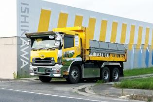 大型ダンプ運転手／建設現場の残土・砕石運搬