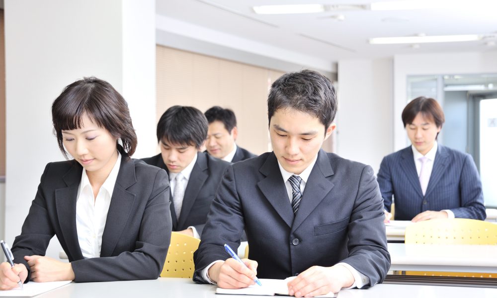 一般常識や適性能力検査など、筆記試験ありの求人対策
